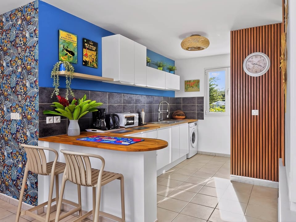 Comfort Apartment, Balcony, Beach View | Private kitchen | Toaster, highchair, spices, cleaning supplies