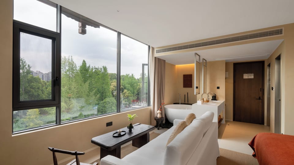Family Twin Room, Multiple Beds, City View | Down comforters, Select Comfort beds, minibar (free items), WiFi (free)