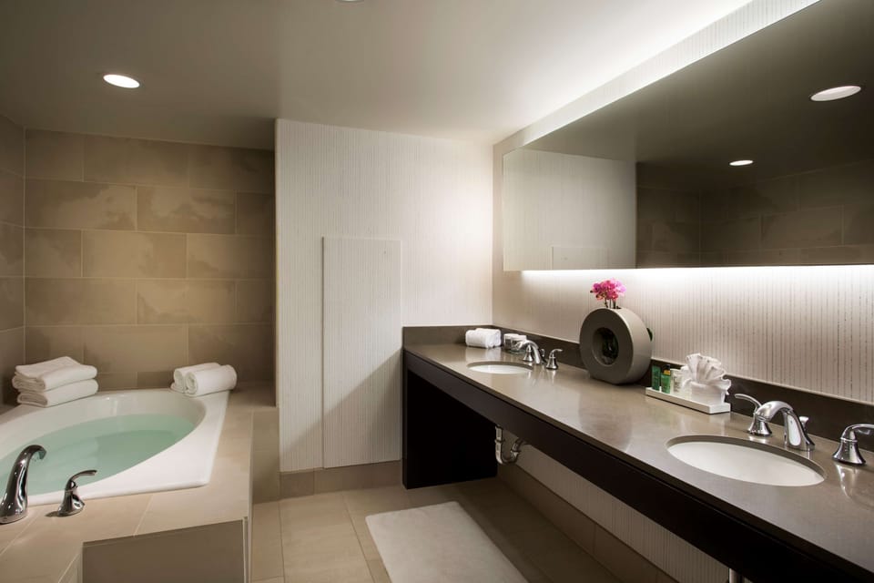 Presidential Suite, 1 Bedroom | Bathroom | Combined shower/tub, designer toiletries, hair dryer, towels