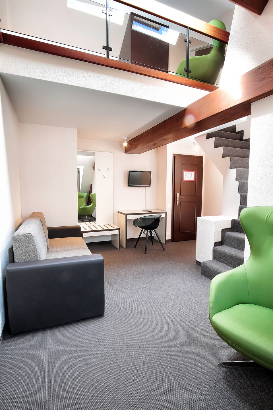 Junior Suite, Multiple Beds | Living area | 40-inch flat-screen TV with cable channels, TV