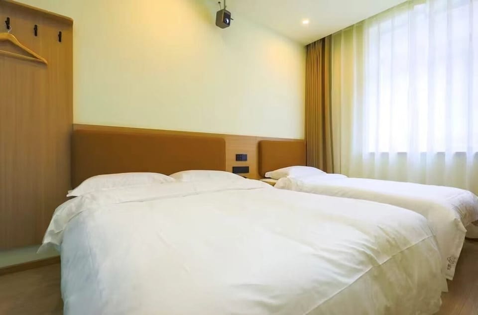 Classic Triple Room | Blackout drapes, iron/ironing board (on request), WiFi (free)