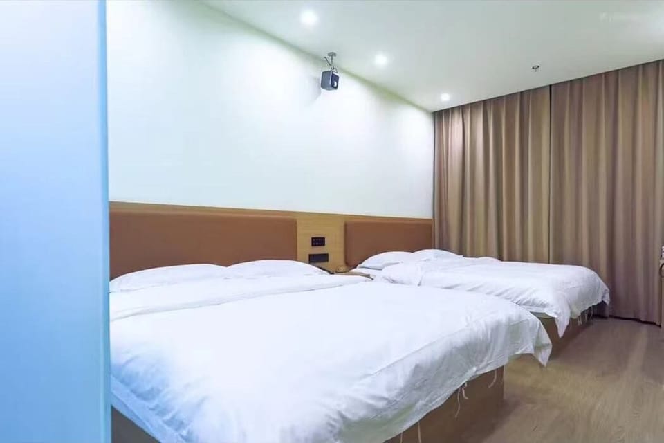 Classic Triple Room | Blackout drapes, iron/ironing board (on request), WiFi (free)