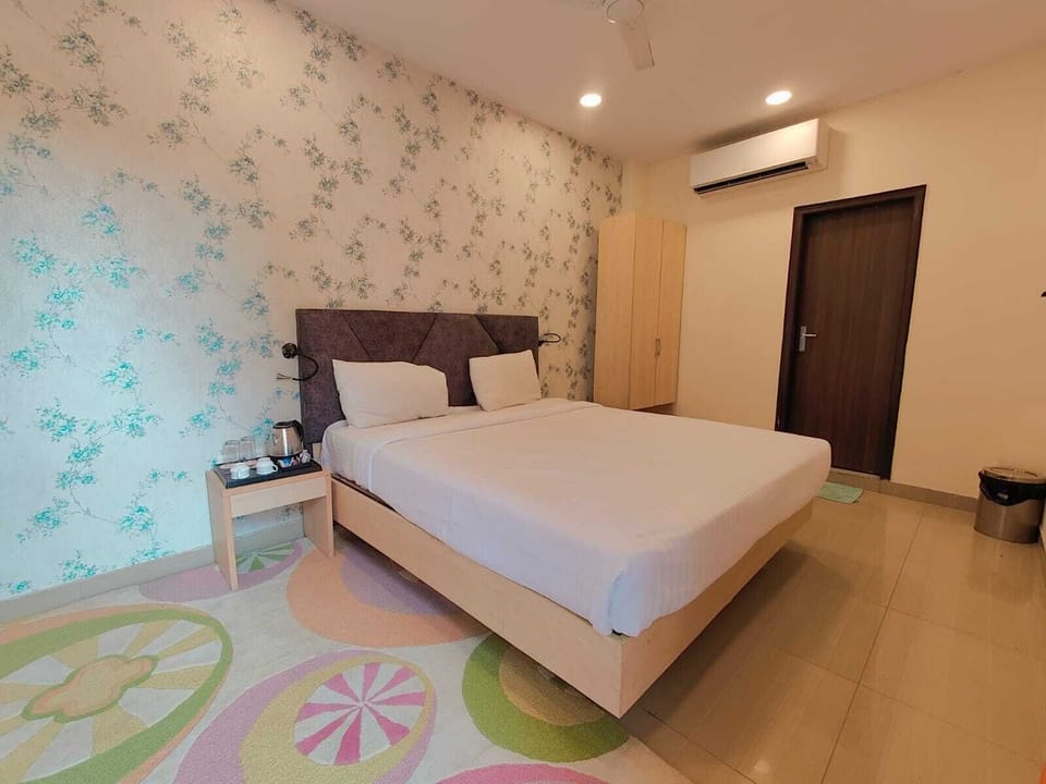 Double Room, Balcony, City View | Free WiFi