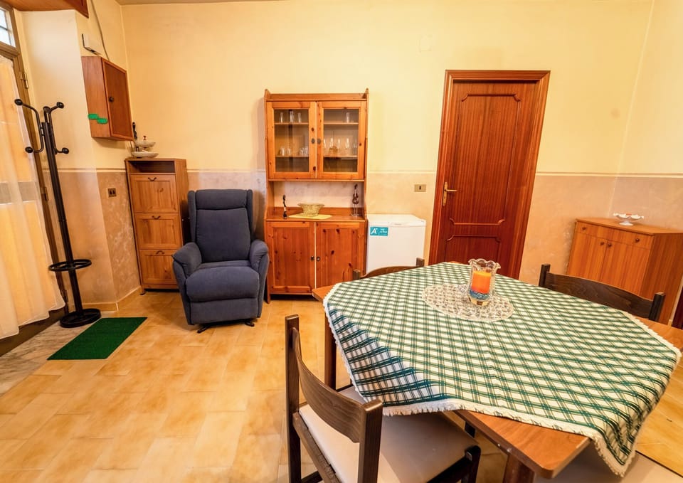 House, Balcony | Dining