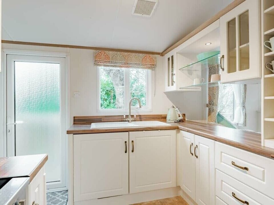 Cookware/dishes/utensils