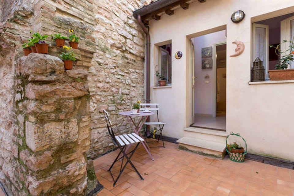 Comfort Double Room, 1 Bedroom, Private Bathroom, Courtyard Area | 1 bedroom, in-room safe, desk, blackout drapes
