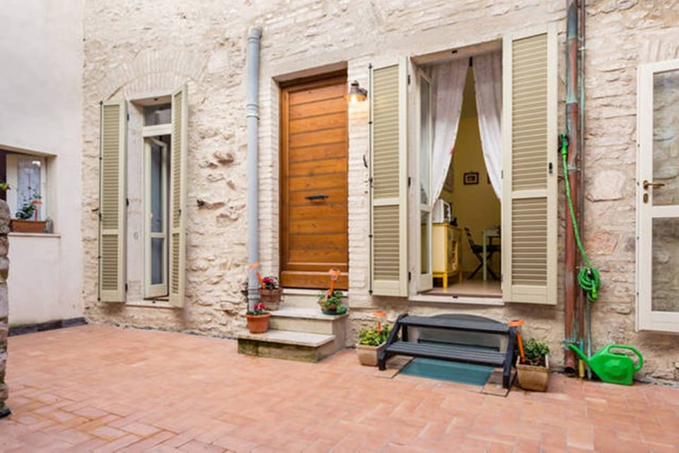 Comfort Double Room, 1 Bedroom, Private Bathroom, Courtyard Area | 1 bedroom, in-room safe, desk, blackout drapes