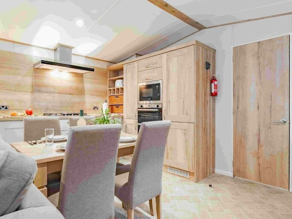 Cookware/dishes/utensils