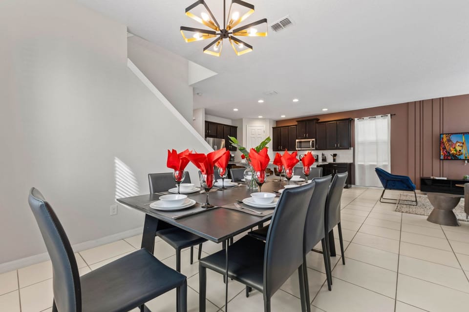 House | 5 bedrooms, high-speed internet