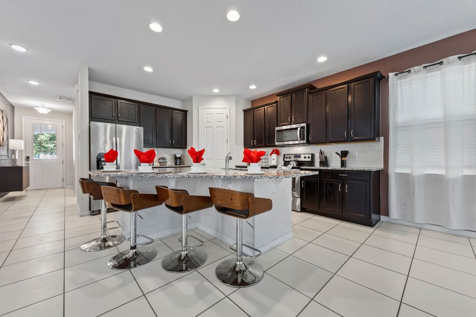 House | 5 bedrooms, high-speed internet