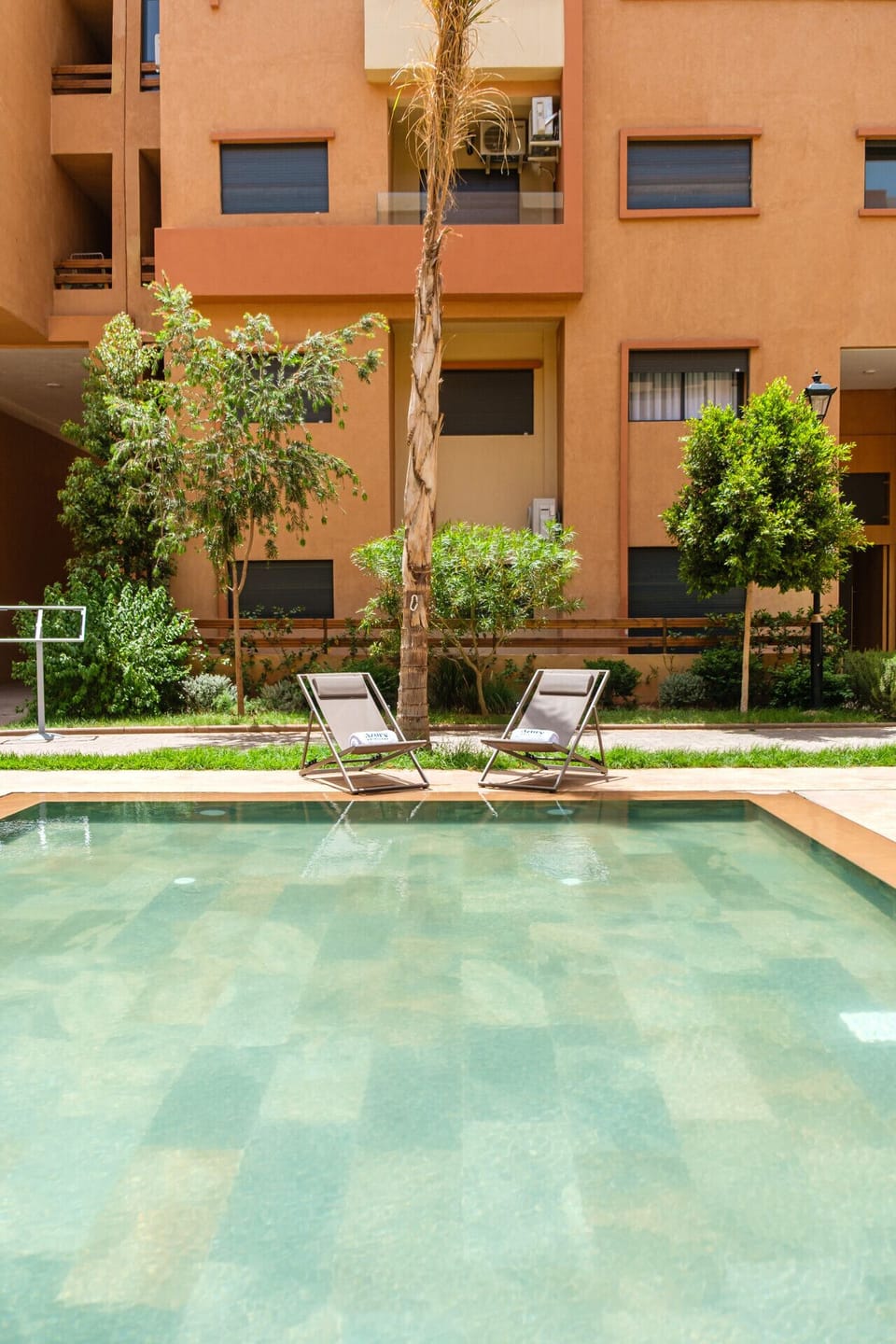 Common pools for relaxation