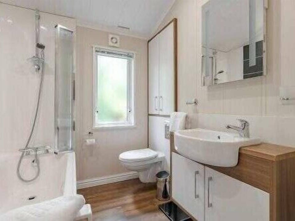 Guelder Rose Lodge - Kelling Heath Holiday Park - 22249 Cottage in North Norfolk District