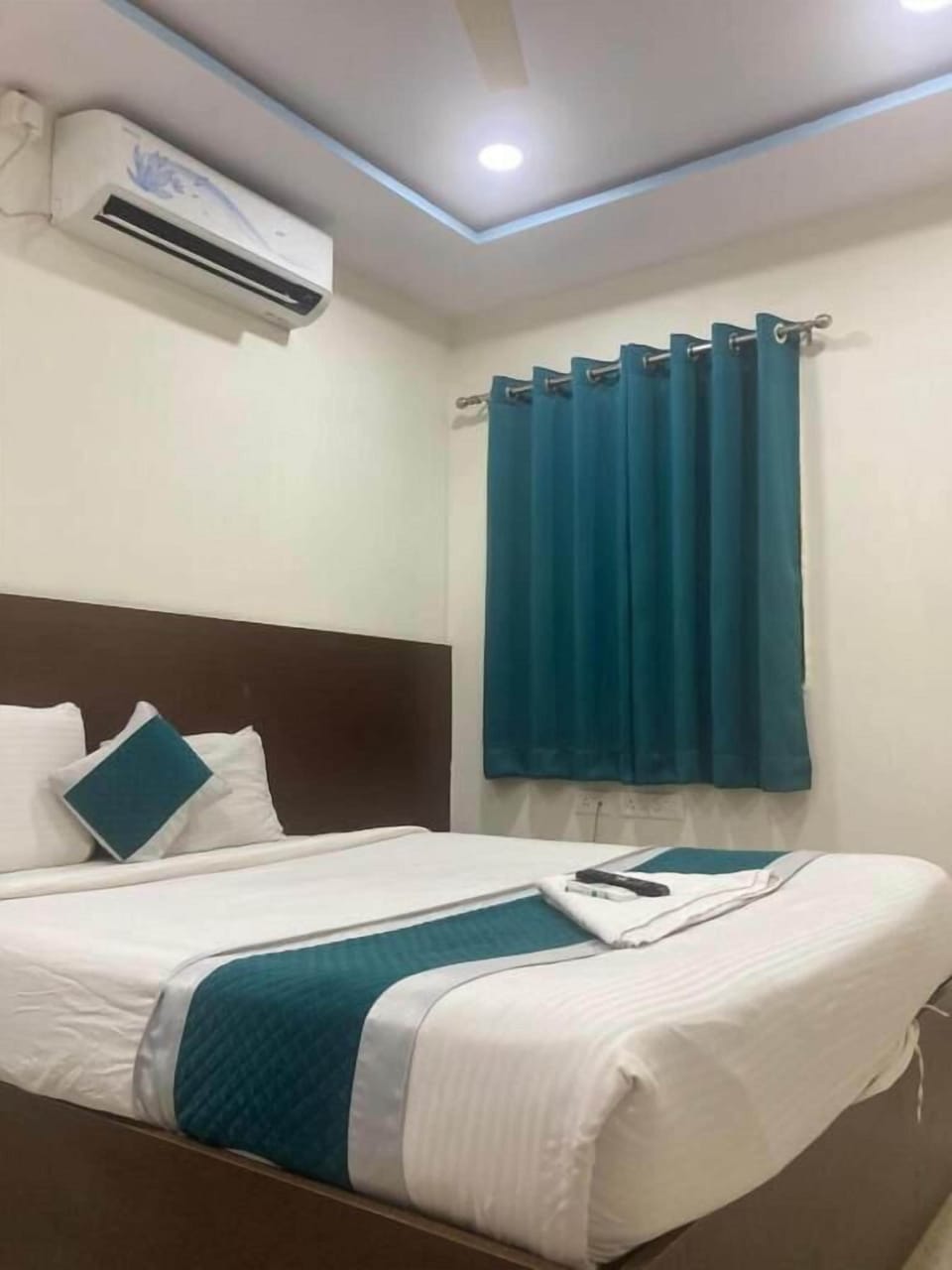 Soundproofing, free WiFi