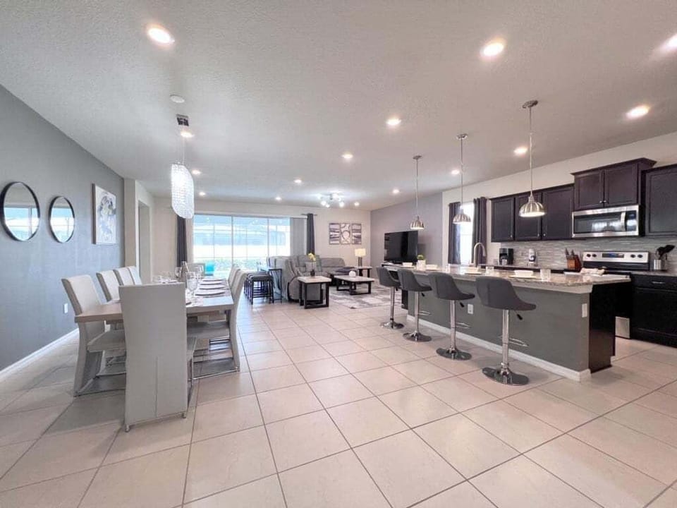 House, Multiple Bedrooms | Dining