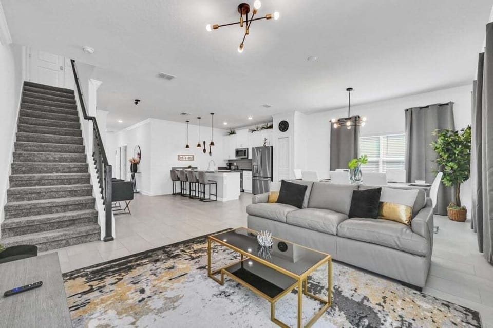 Townhome, 5 Bedrooms | Living area