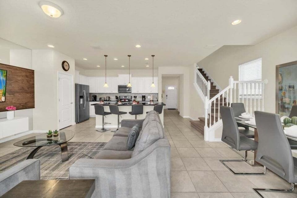 Townhome, 5 Bedrooms | Living area