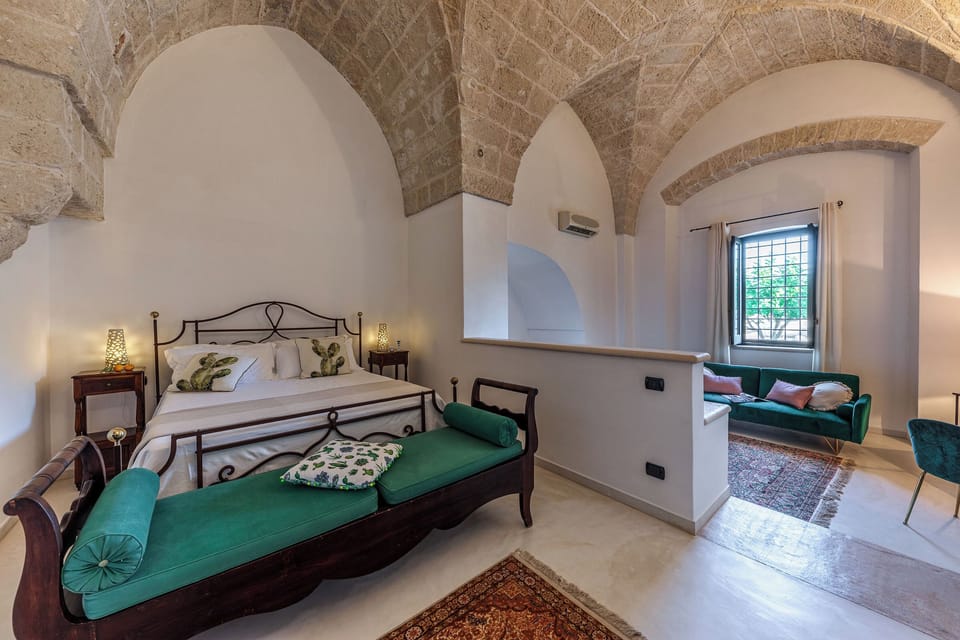 Deluxe Room | Premium bedding, in-room safe, free WiFi, bed sheets
