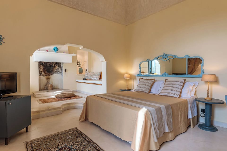 Deluxe Room | Premium bedding, in-room safe, free WiFi, bed sheets