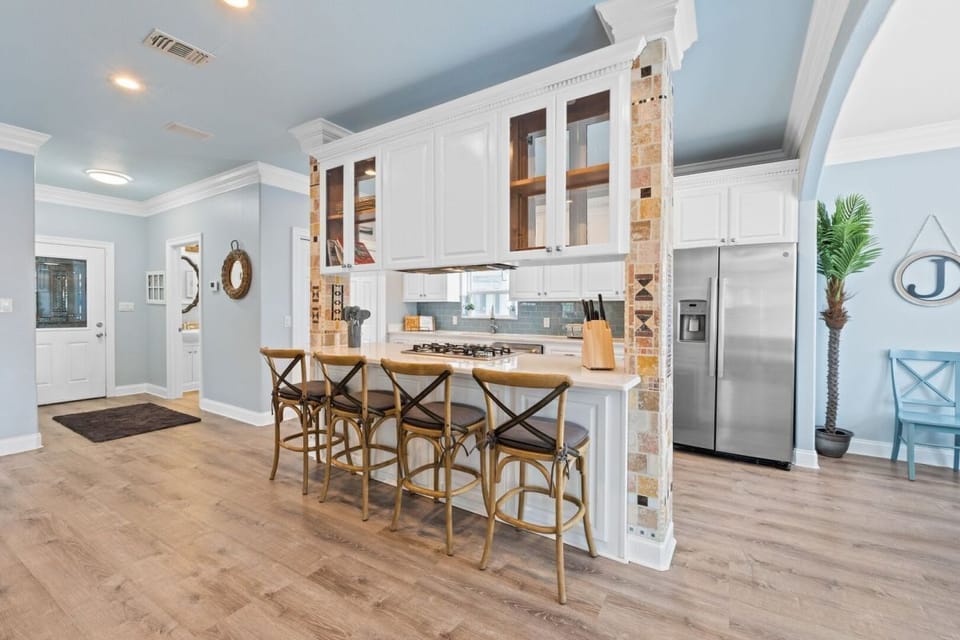 Kitchen Bar Top 2