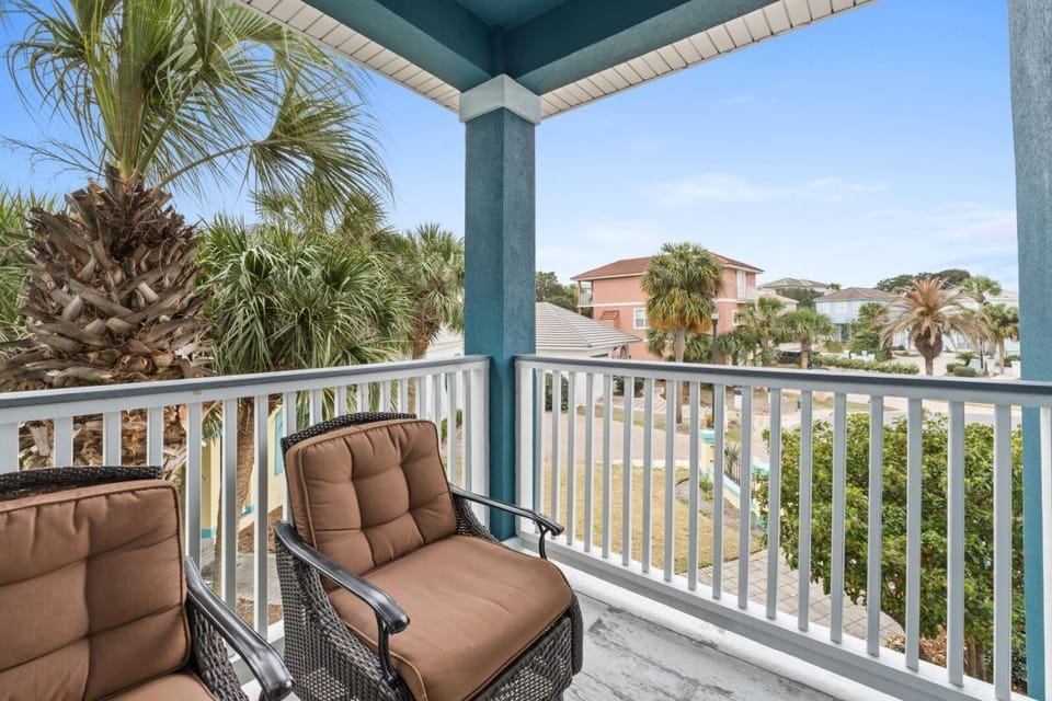 3rd Queen Guest Bed Balcony