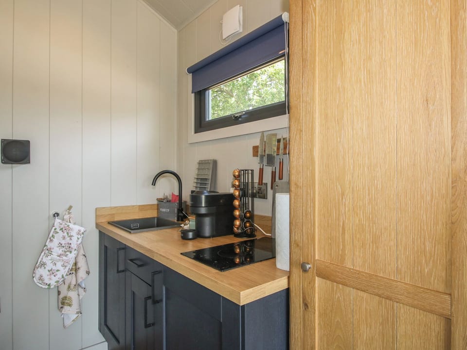 Cottage | Private kitchen | Cookware/dishes/utensils