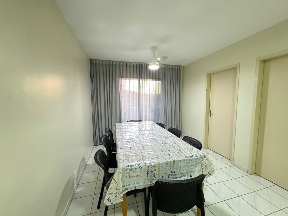 Basic Apartment | Dining
