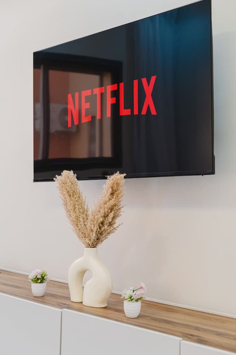 Salon convivial avec TV