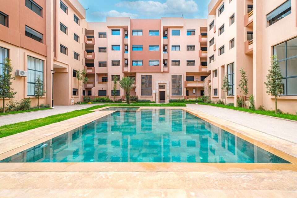 Large common swimming pools