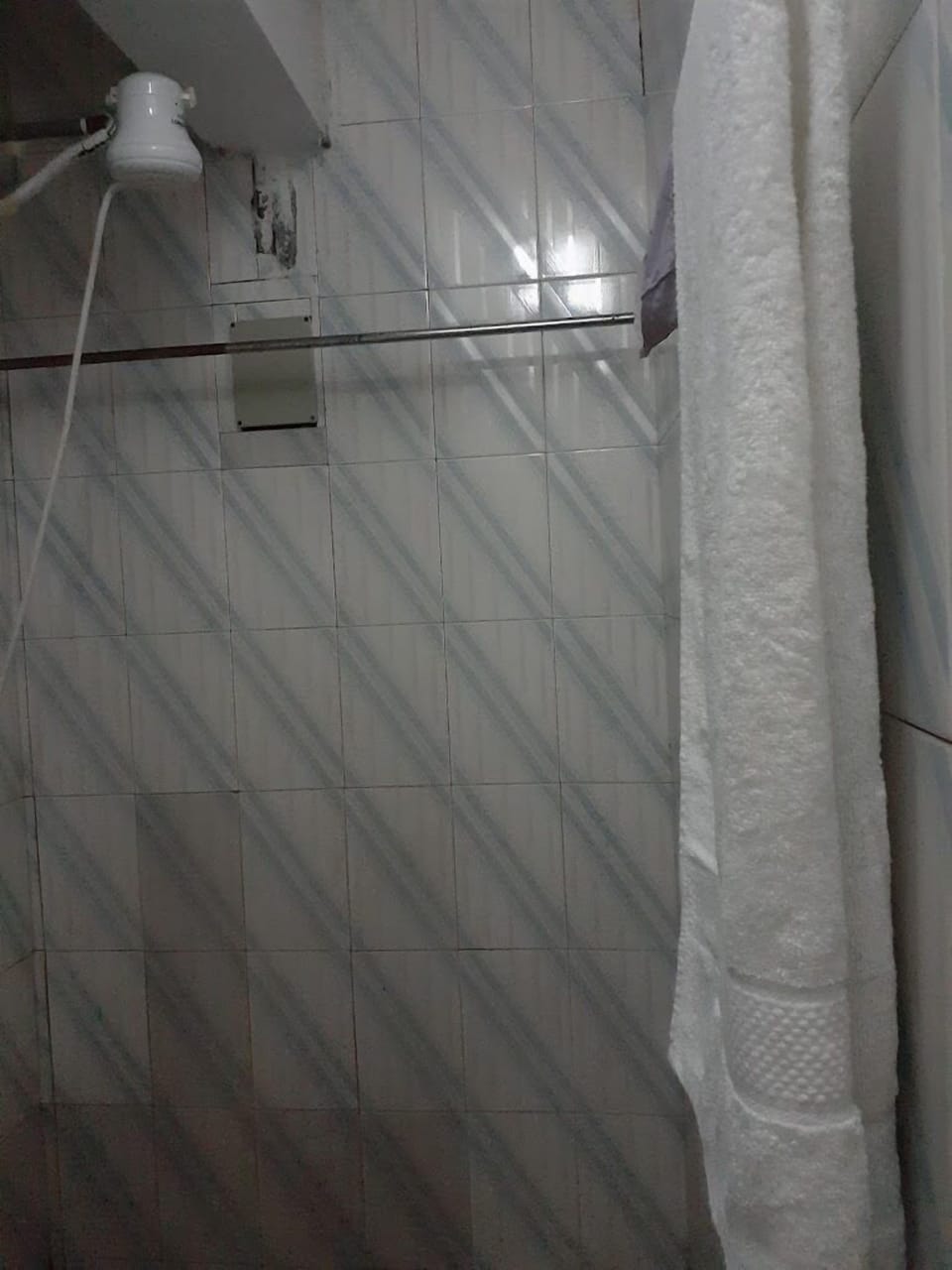 Deluxe Single Room | Bathroom | Shower, free toiletries, bathrobes, slippers