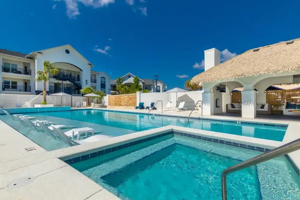 2 outdoor pools, free cabanas