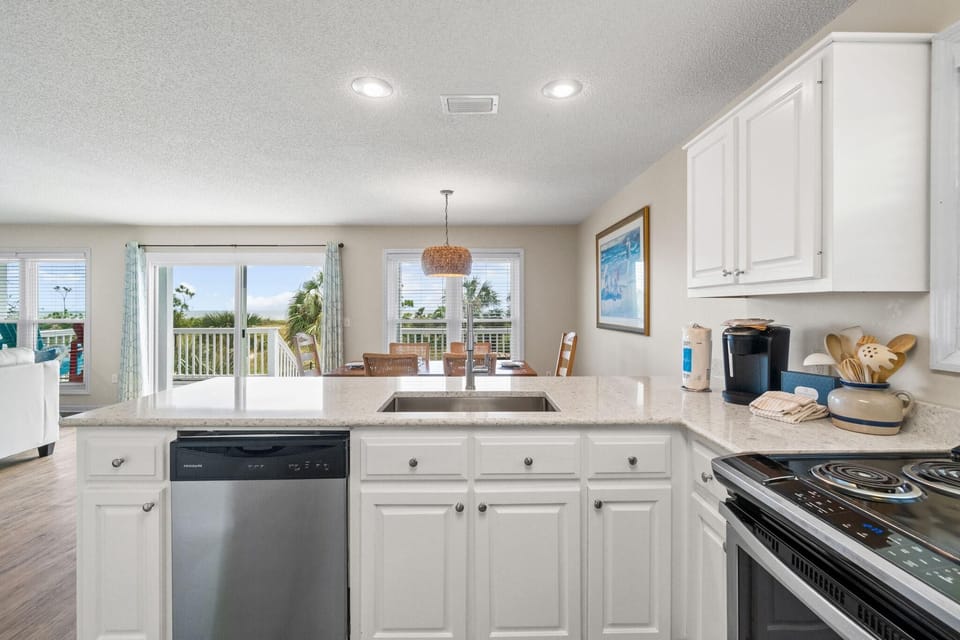 House, Multiple Beds (Absolute Bliss) | Private kitchen