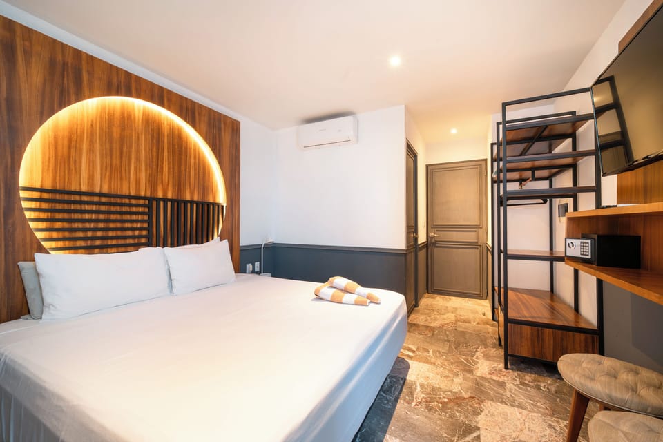 Deluxe Apartment, Balcony, Beach View | In-room safe, free WiFi