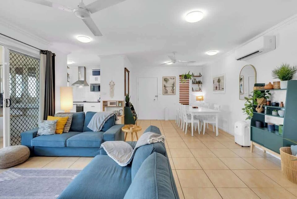 The open-plan design keeps everyone connected, whether you’re relaxing, dining or sharing time together.