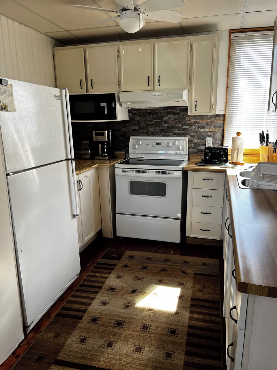 Well equipped kitchen