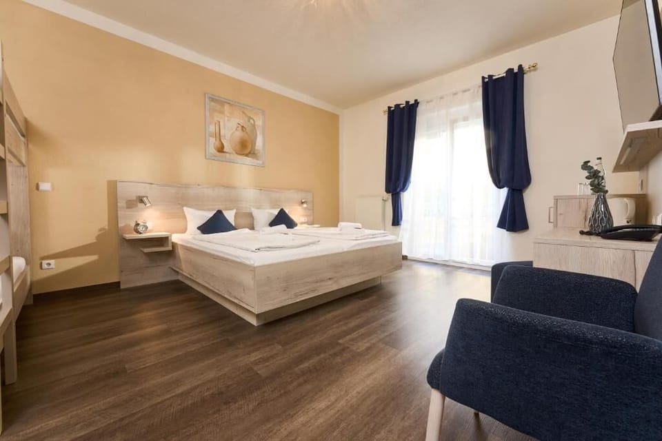 In-room safe, desk, soundproofing, free WiFi