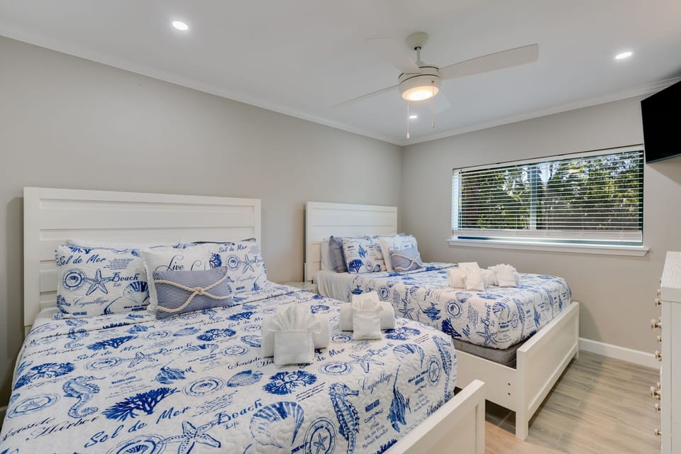 Guest bedroom with two queen beds