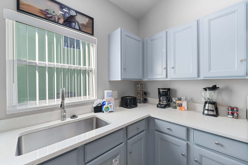 Where flavor meets fun. From chopping veggies to pouring wine, our fully stocked kitchen makes every culinary adventure (or lazy breakfast) feel like a treat.