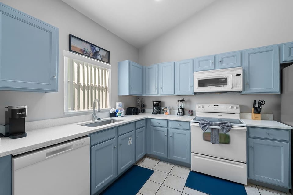 Cook, laugh, repeat! Gather around the countertops, swap recipes, or just enjoy the aroma of your creations—this kitchen is ready for anything.