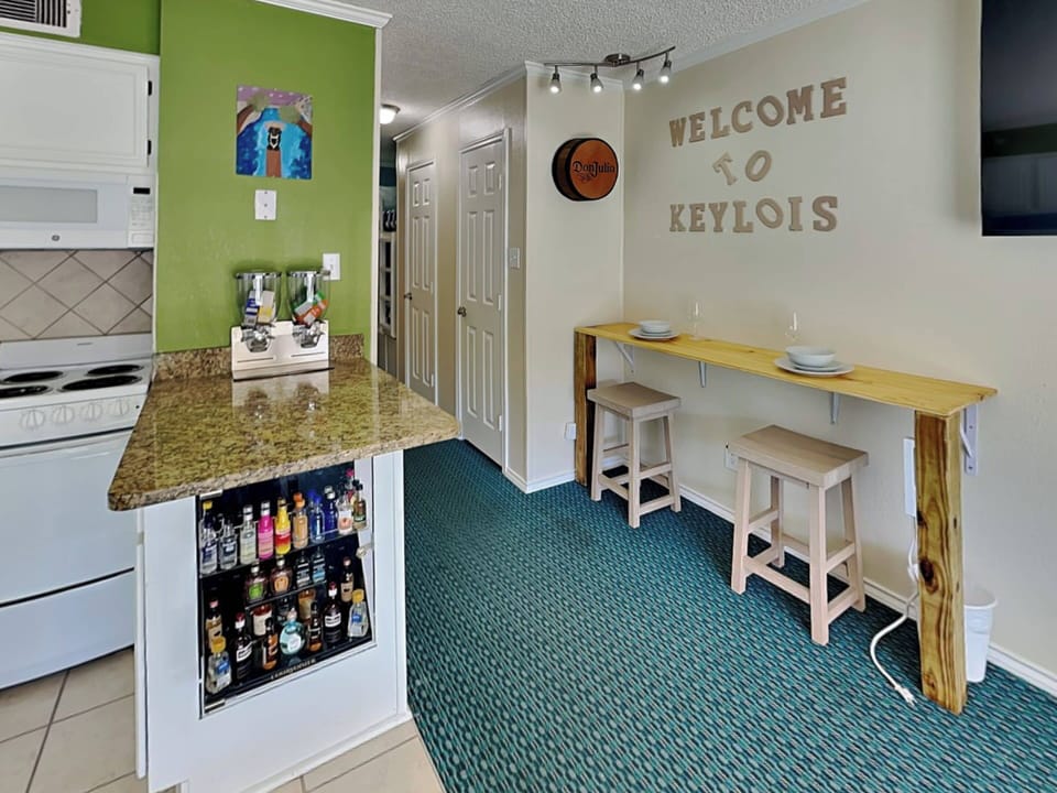 Condo (1 Bedroom) | Property amenity