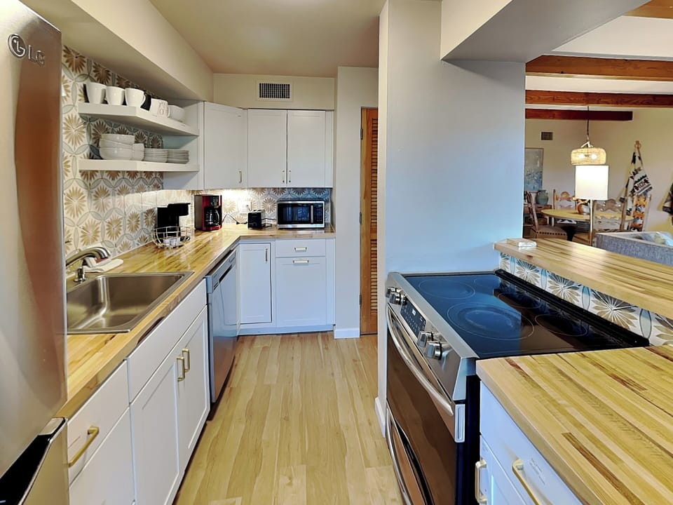 Condo (2 Bedrooms) | Property amenity
