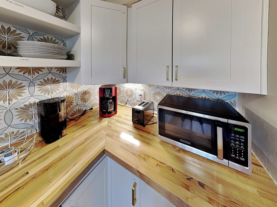 Condo (2 Bedrooms) | Property amenity