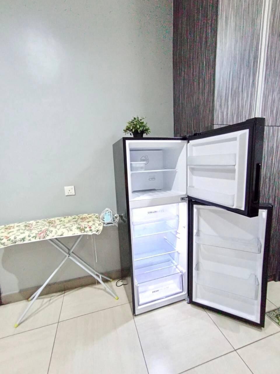 Basic Apartment, City View | Private kitchen