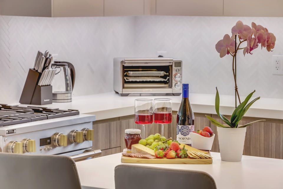 Kitchen | Provides counter seating for two.
