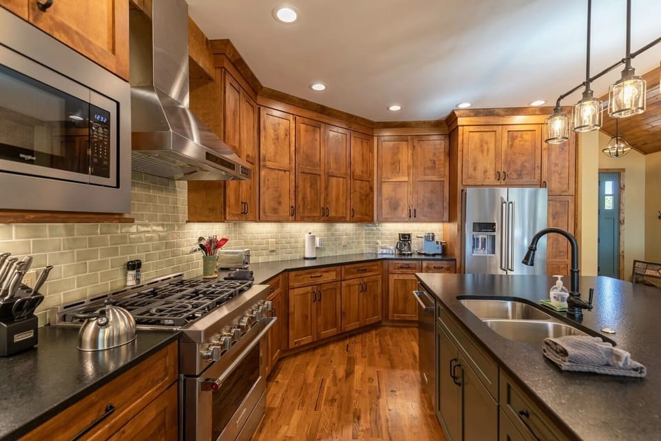 Gas Stove and Plenty of Counter Space