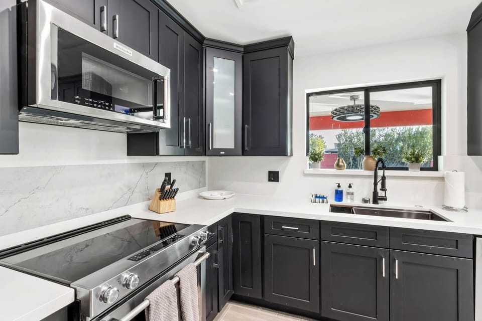 Fully Equipped Kitchen with Stainless Steel Appliances