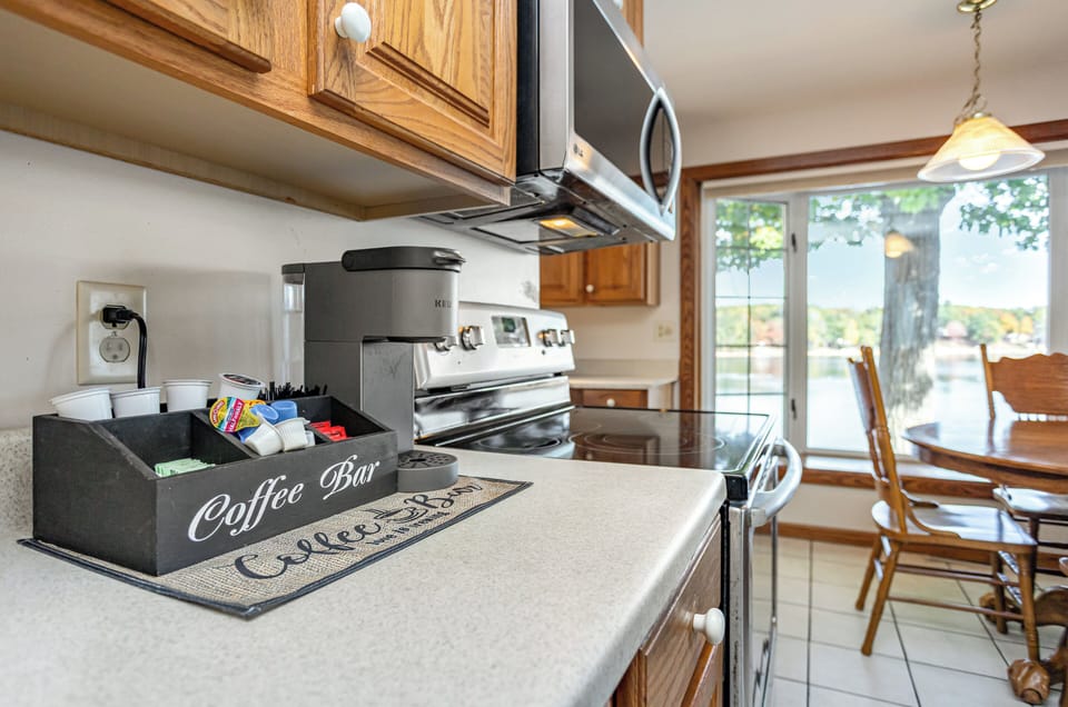 Coffee Bar with Keurig Coffee Maker