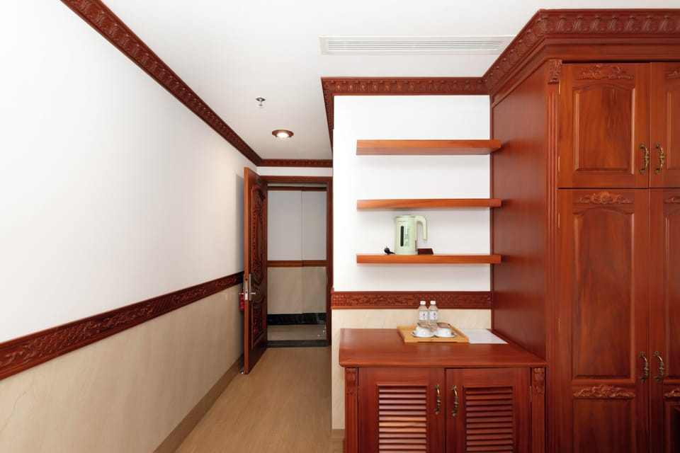 Deluxe Double Room | Desk, laptop workspace, WiFi (free), bed sheets