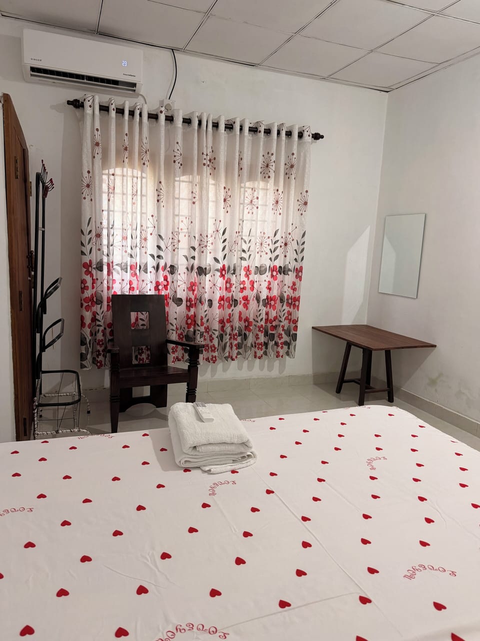 Basic Double Room, Garden View | WiFi (free), bed sheets