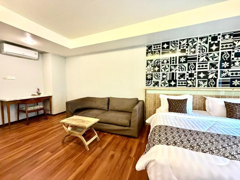 Deluxe Room Pool Access | Free WiFi