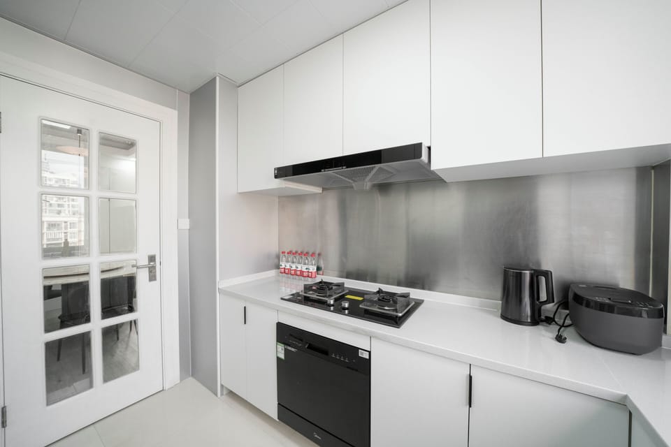 Fridge, microwave, stovetop, cookware/dishes/utensils